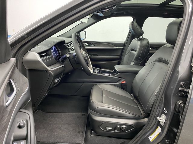 2025 Jeep Grand Cherokee Limited photo 4