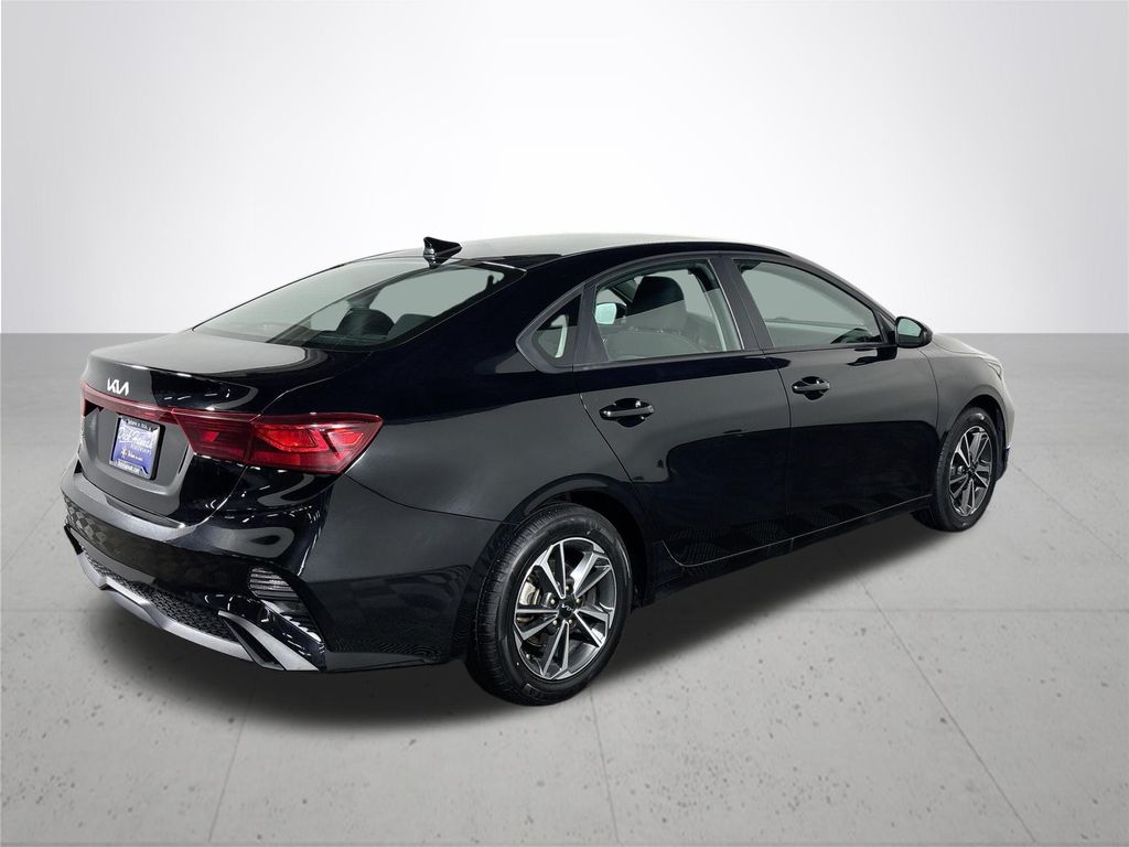 2023 Kia Forte LXS photo 5