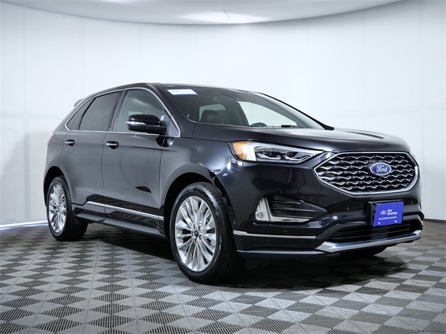 2022 Ford Edge Titanium's photo