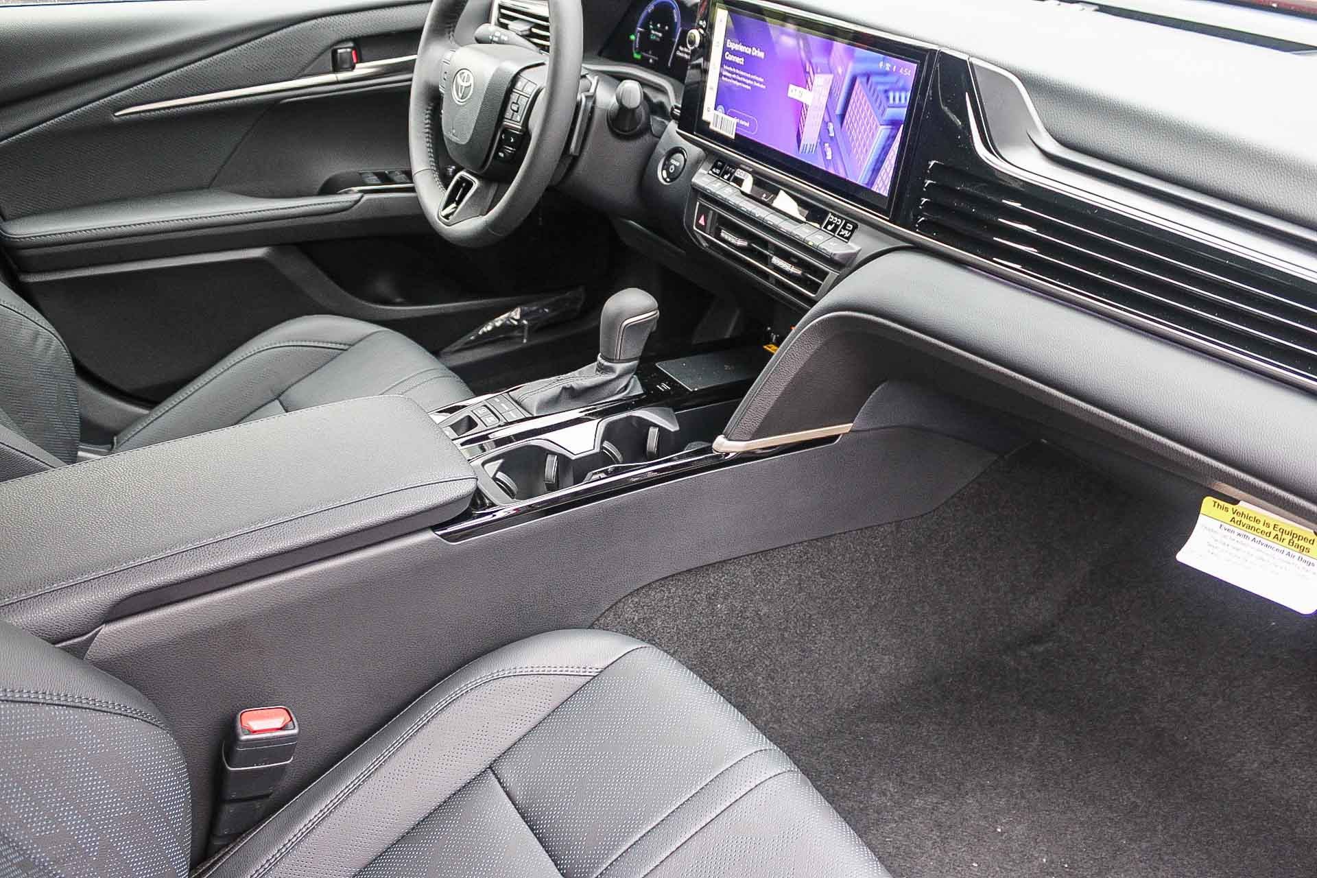 2025 Toyota Camry XSE photo 17