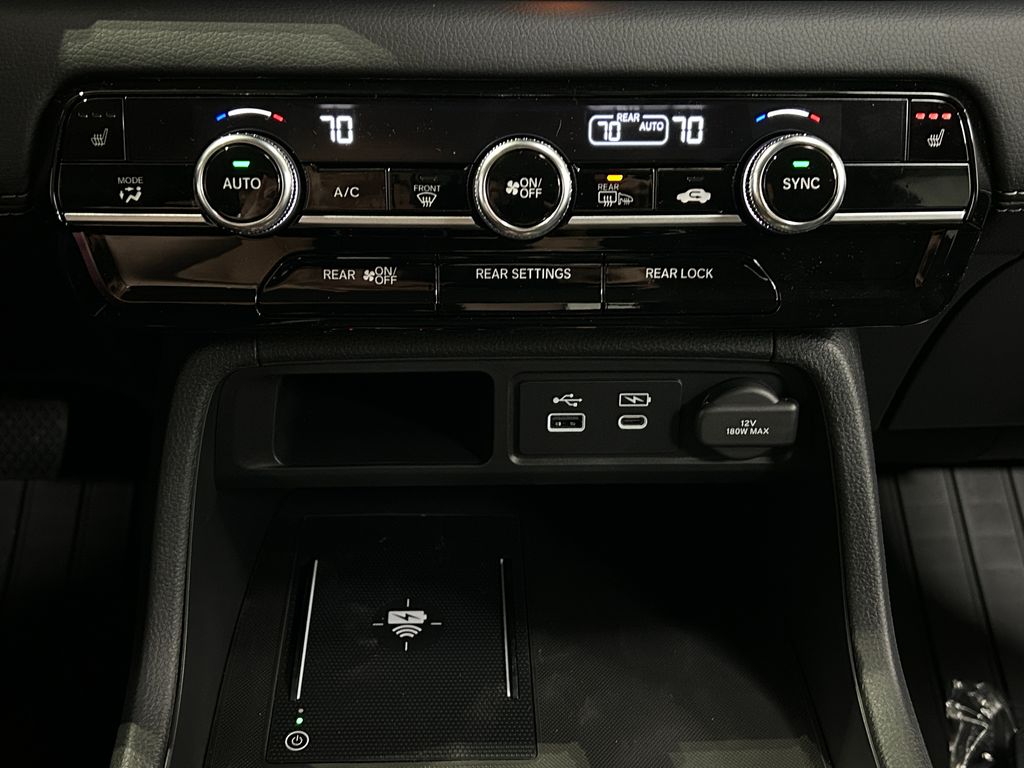 2025 Honda Pilot Touring photo 16