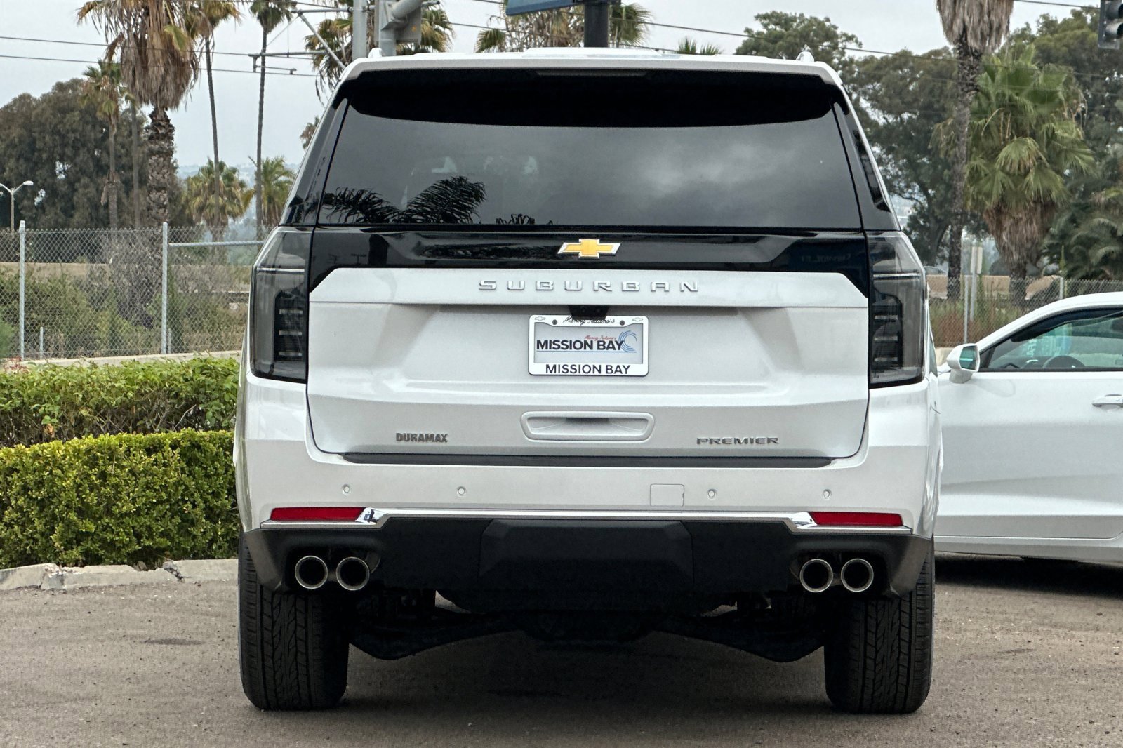 2025 Chevrolet Suburban Premier photo 4