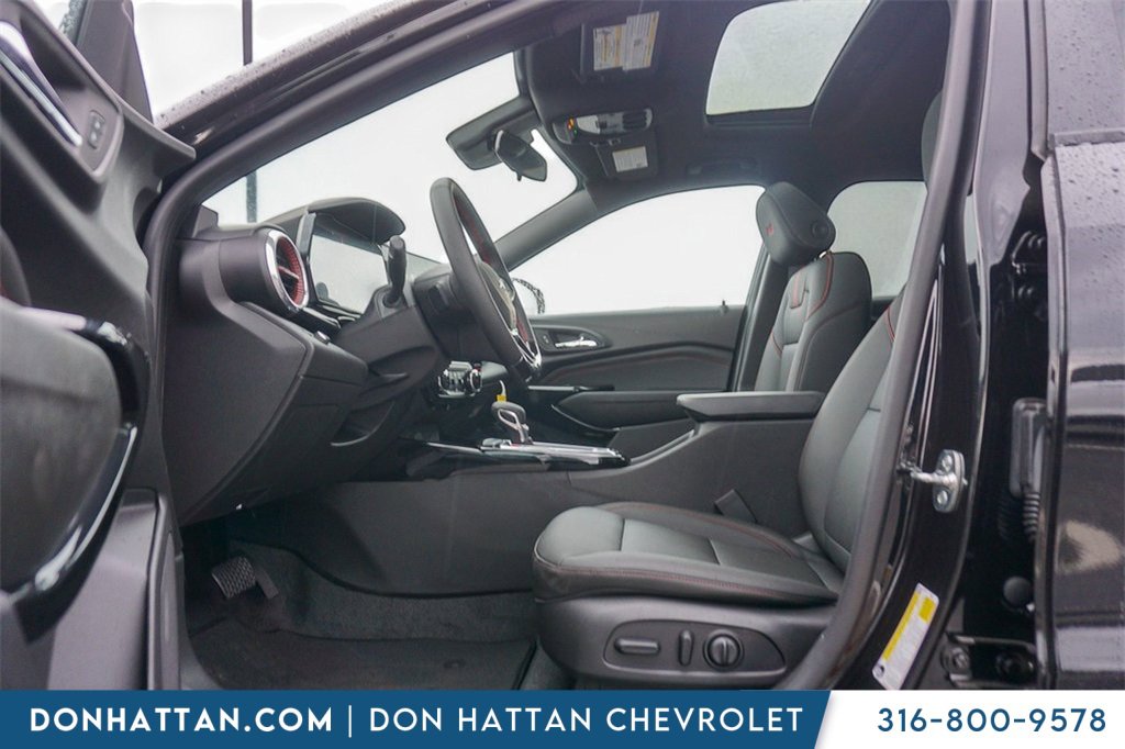 2025 Chevrolet Trax photo 3