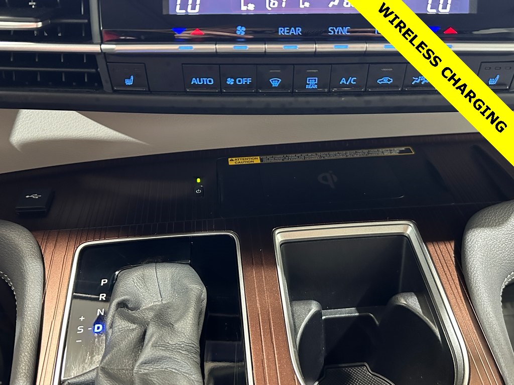 2024 Toyota Sienna XLE photo 25