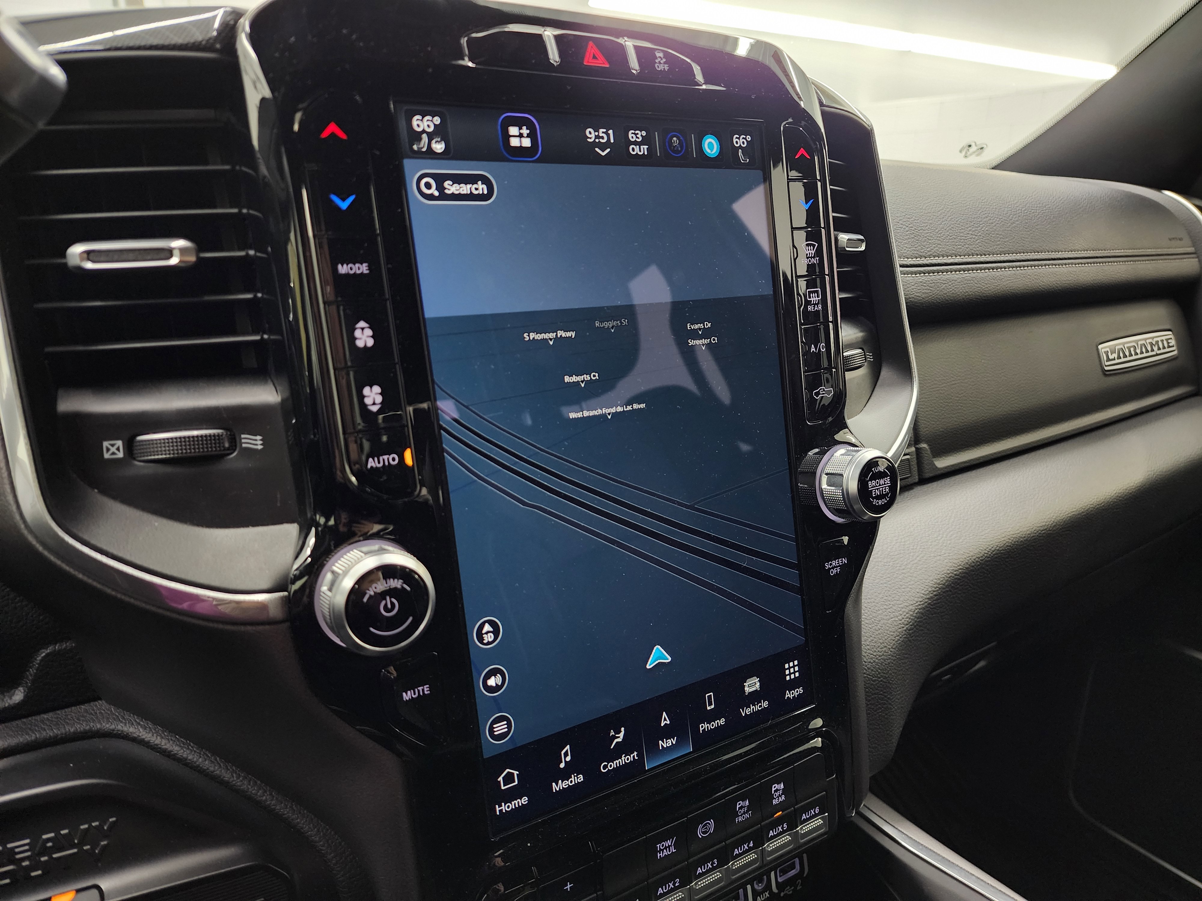 2022 Ram 3500 Laramie photo 3