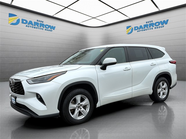 2023 Toyota Highlander LE's photo