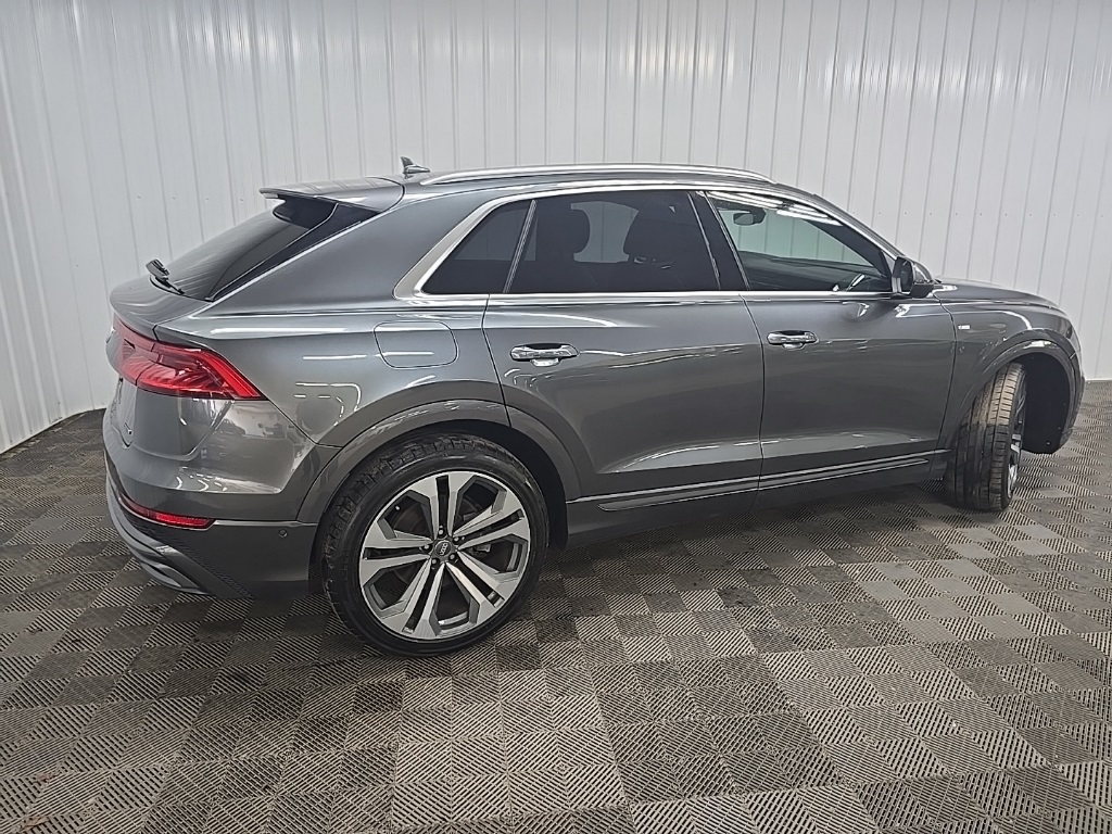 2019 Audi Q8 Prestige photo 3