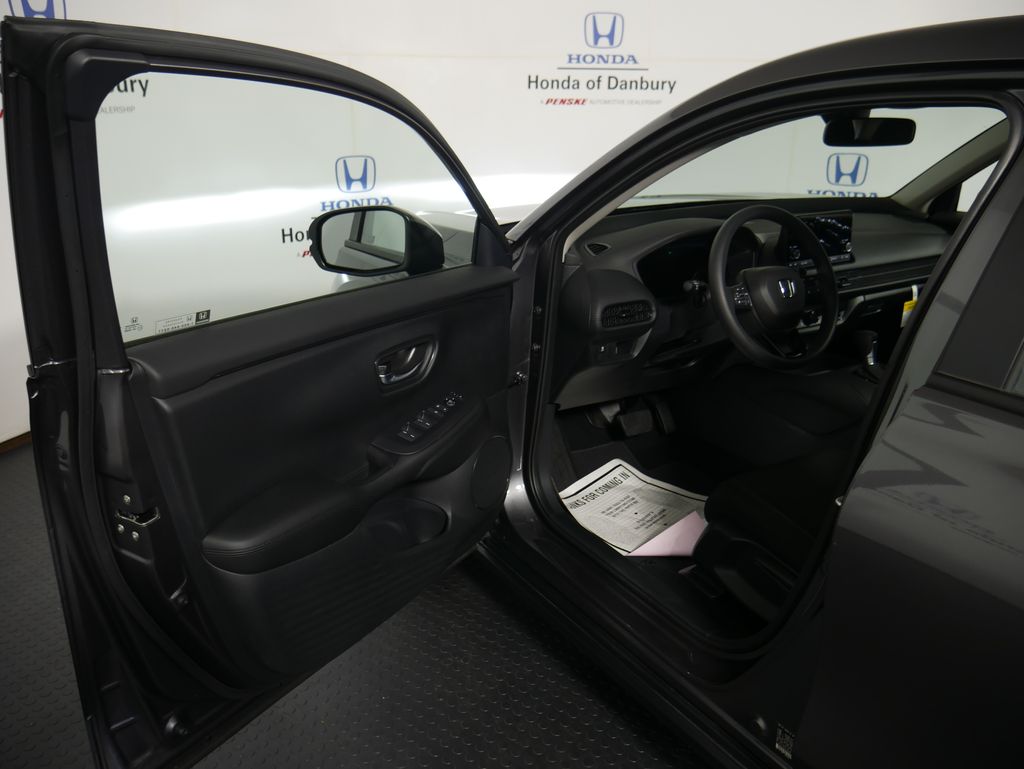 2026 Honda HR-V LX photo 8