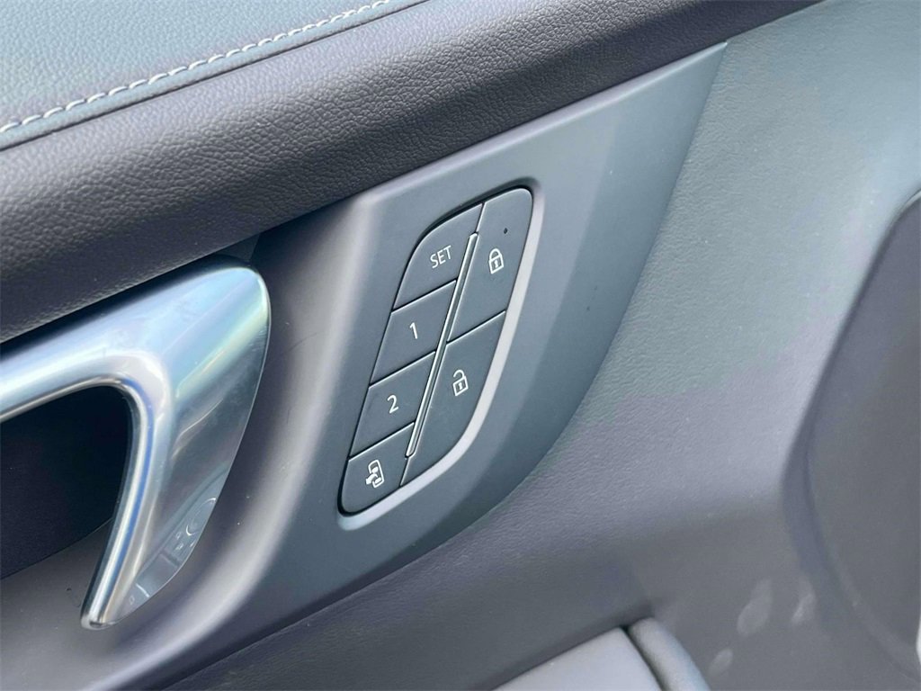 2025 Buick Enclave Sport Touring photo 20
