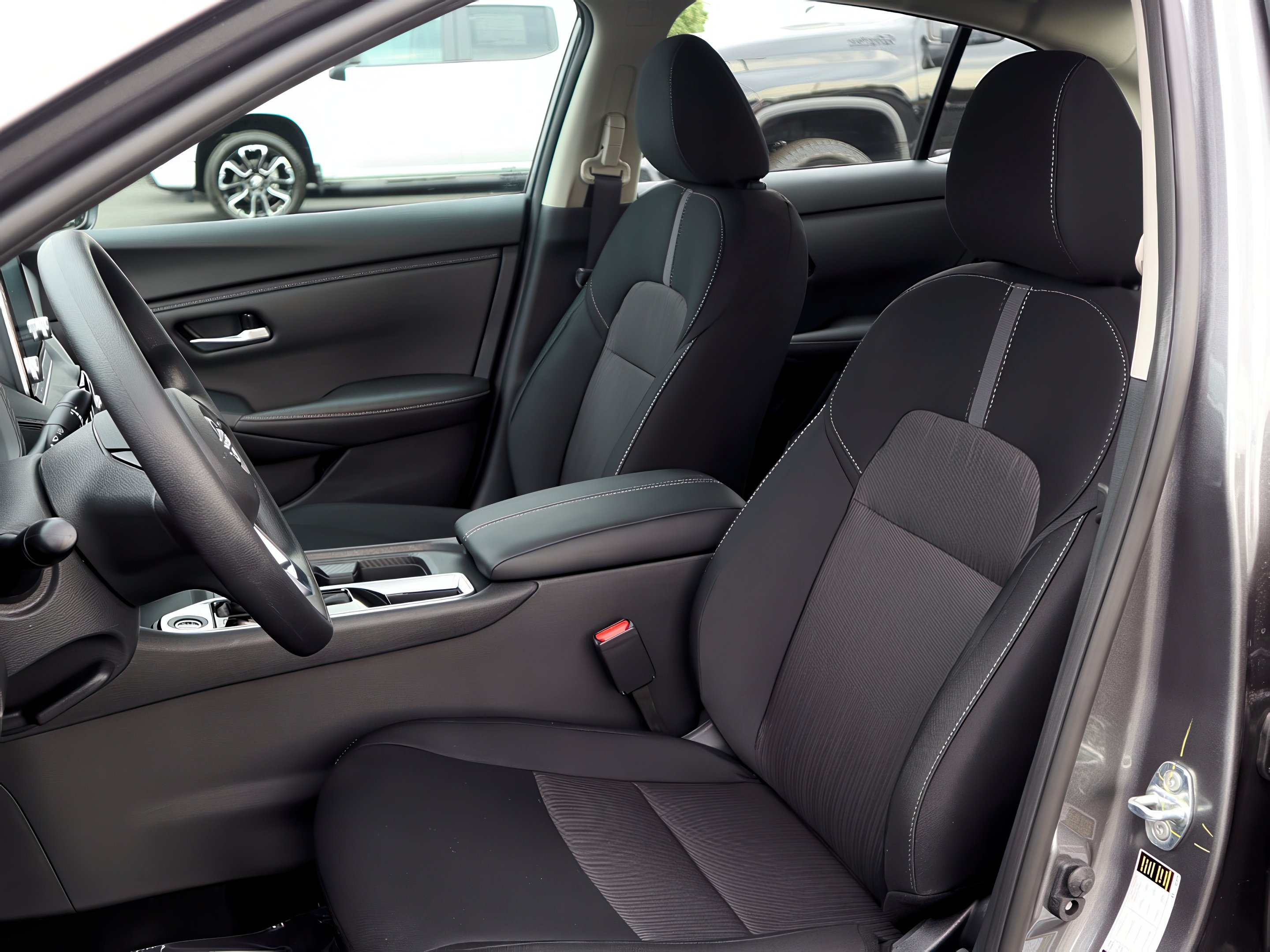 2025 Nissan Sentra SV photo 12