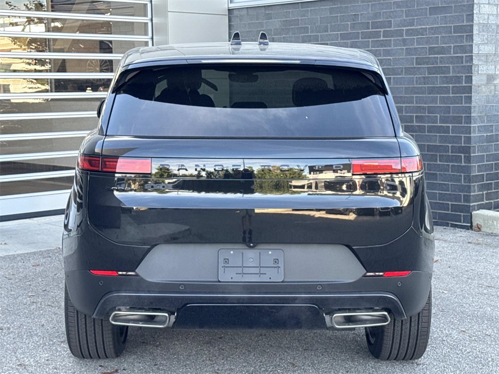 2025 Land Rover Range Rover Sport SE photo 5