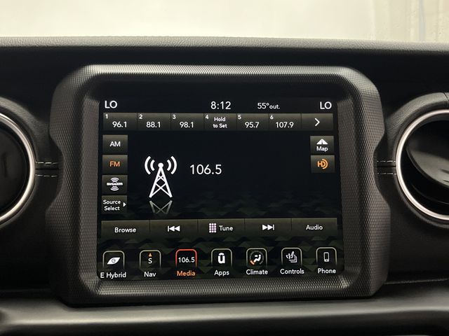 2022 Jeep Wrangler Unlimited Sahara 4xe photo 17