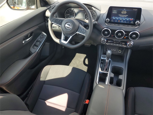 2025 Nissan Sentra SR photo 7