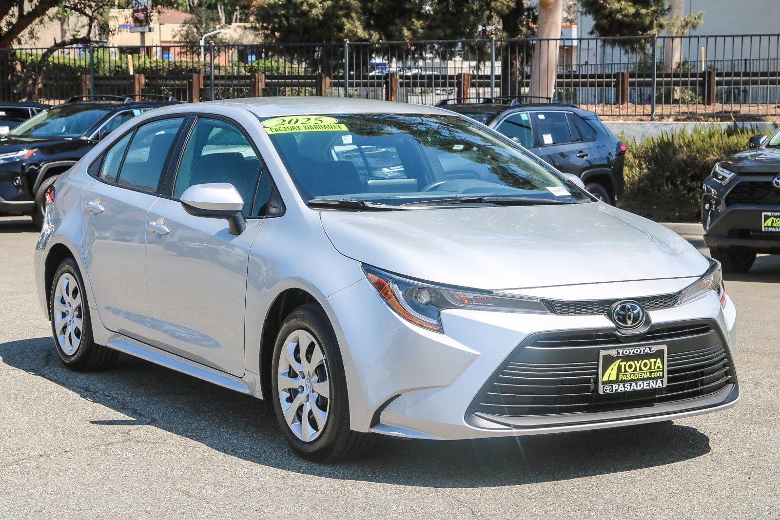 2025 Toyota Corolla LE photo 3