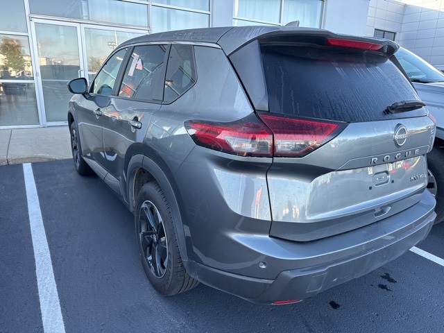 2024 Nissan Rogue SV photo 4