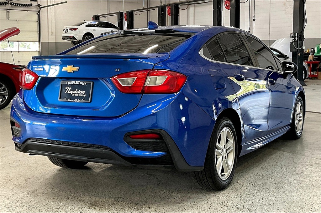 2017 Chevrolet Cruze LT photo 13