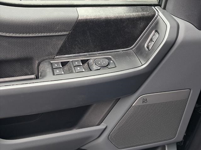 2025 Ford F-150 Lightning photo 8