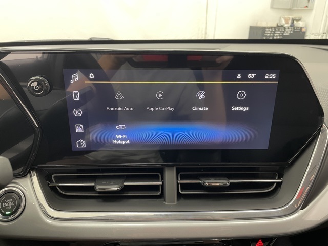 2025 Chevrolet Trax LT photo 3