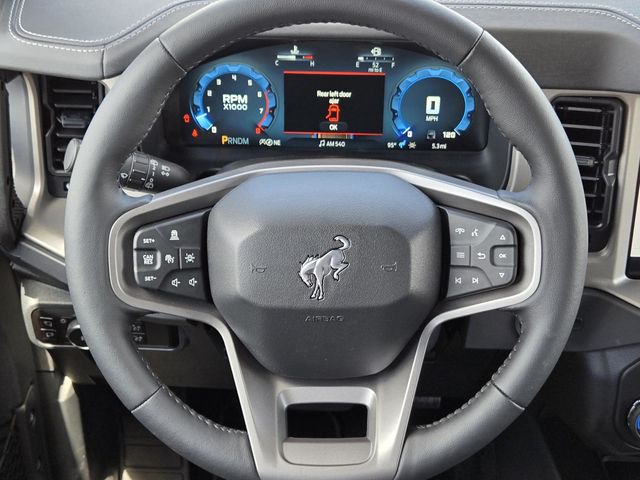 2025 Ford Bronco Outer Banks photo 8