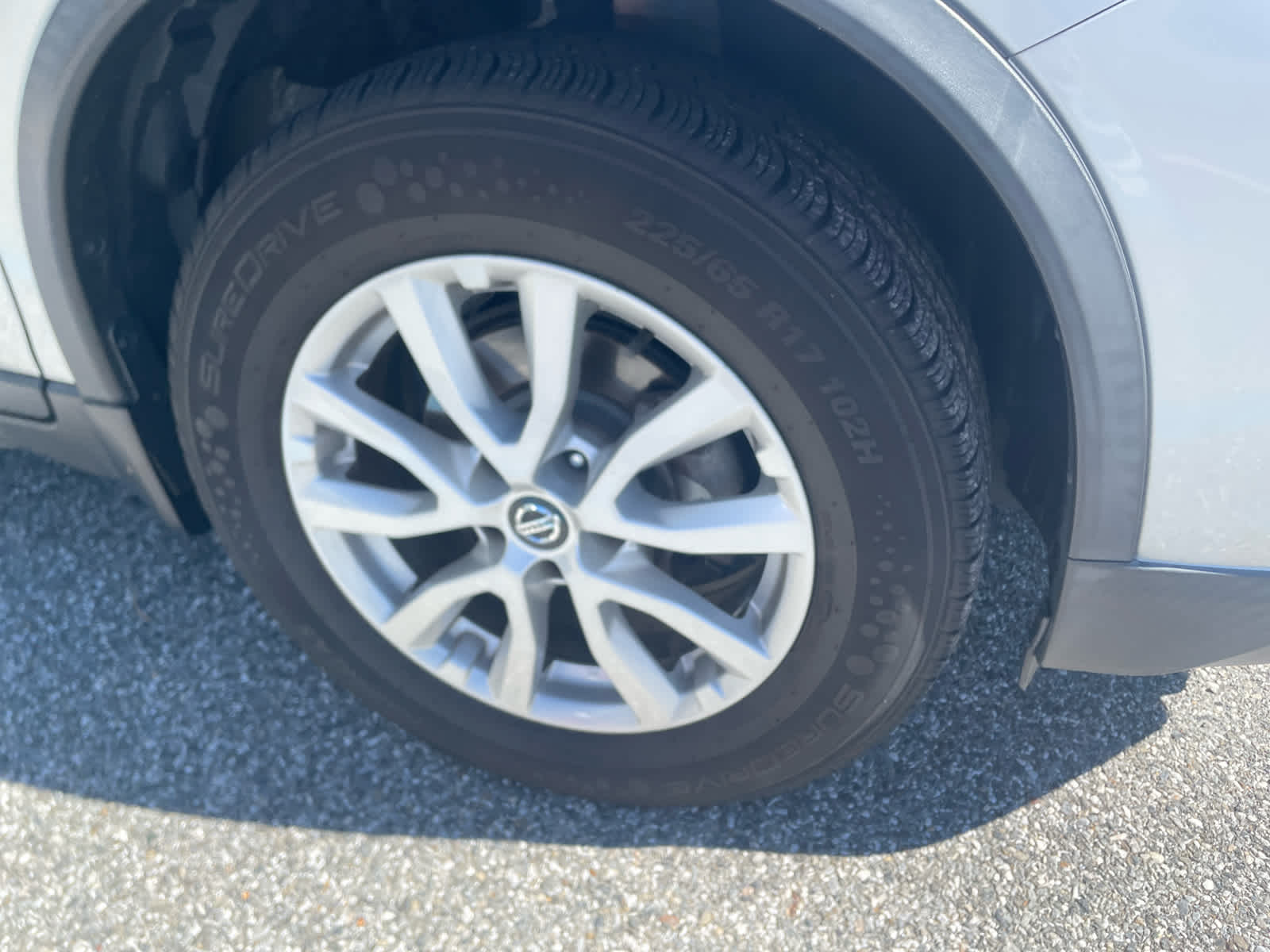 2020 Nissan Rogue SV photo 4