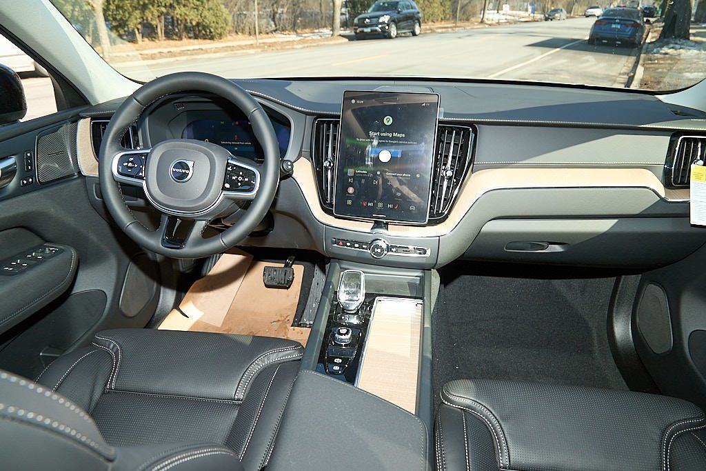 2026 VOLVO XC60 - Image 22