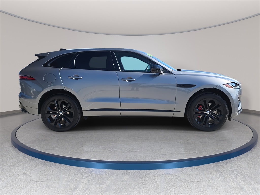 2025 Jaguar F-PACE P400 R-Dynamic S photo 3