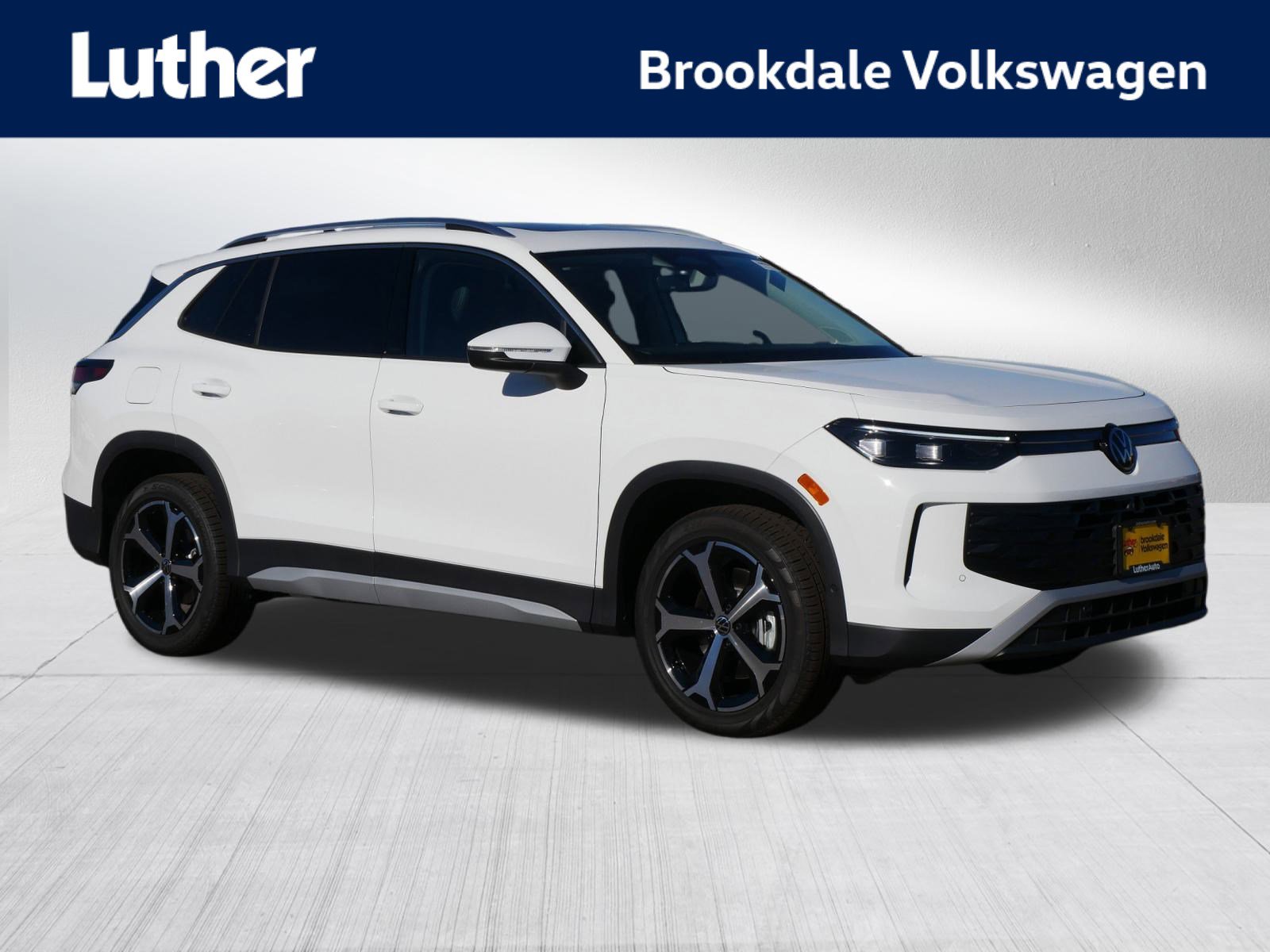 2026 Volkswagen Tiguan SE's photo