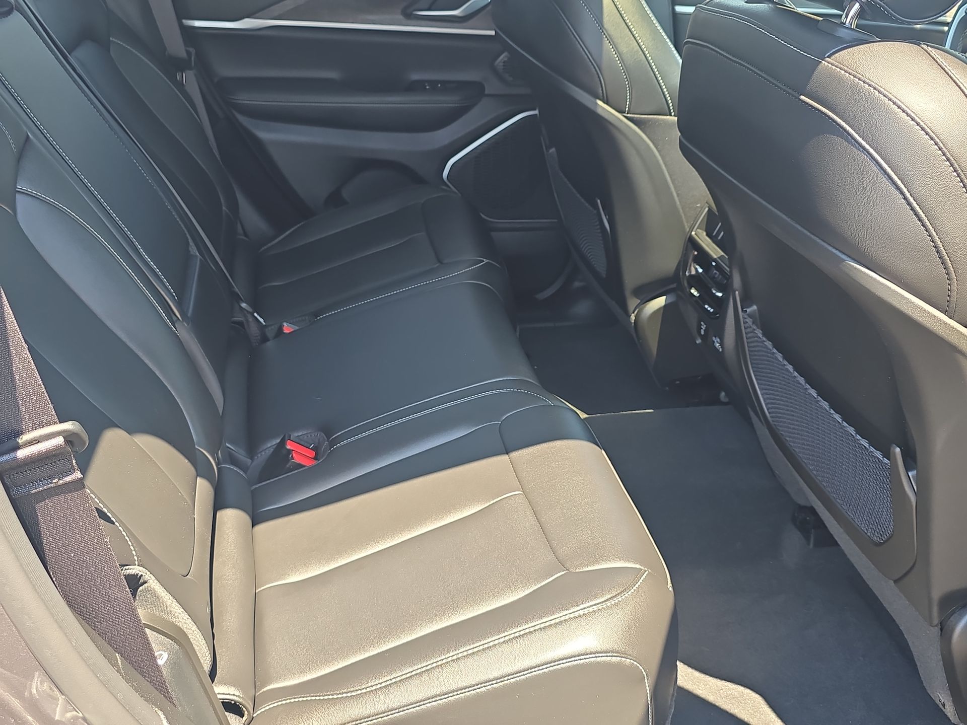 2023 Jeep Cherokee Base photo 60
