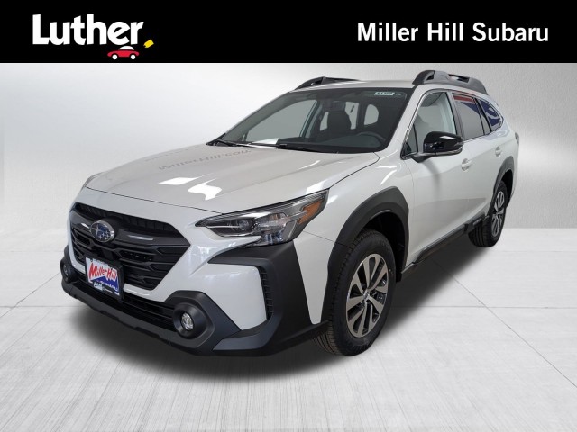 2025 Subaru Outback Premium's photo