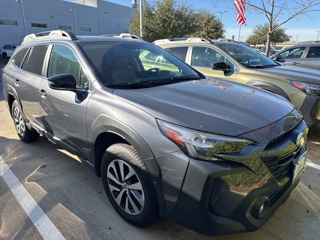 2025 Subaru Outback Premium's photo