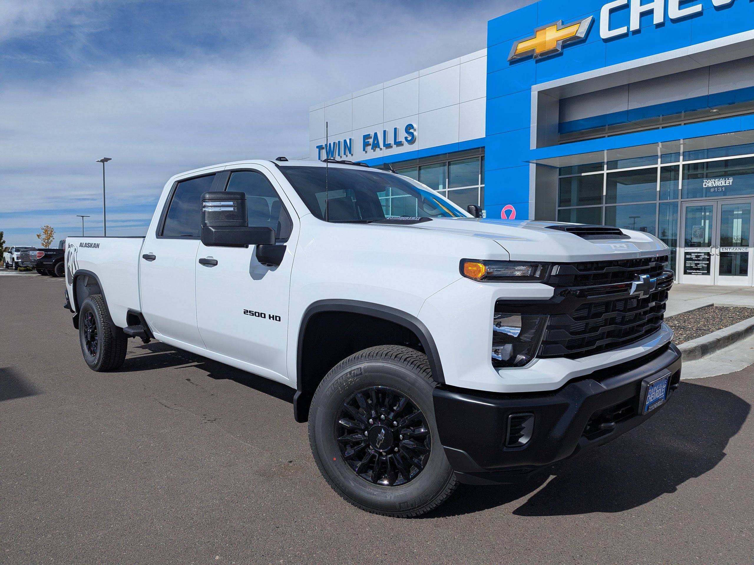 2025 Chevrolet Silverado High Country photo 3