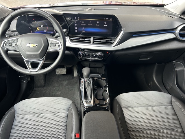 2025 Chevrolet Trax LT photo 8