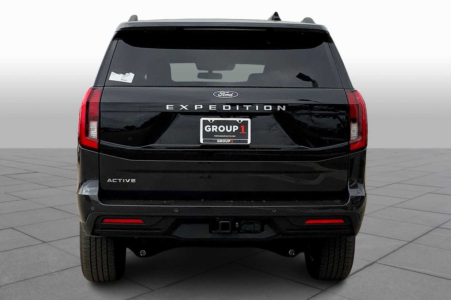 2025 Ford Expedition photo 4