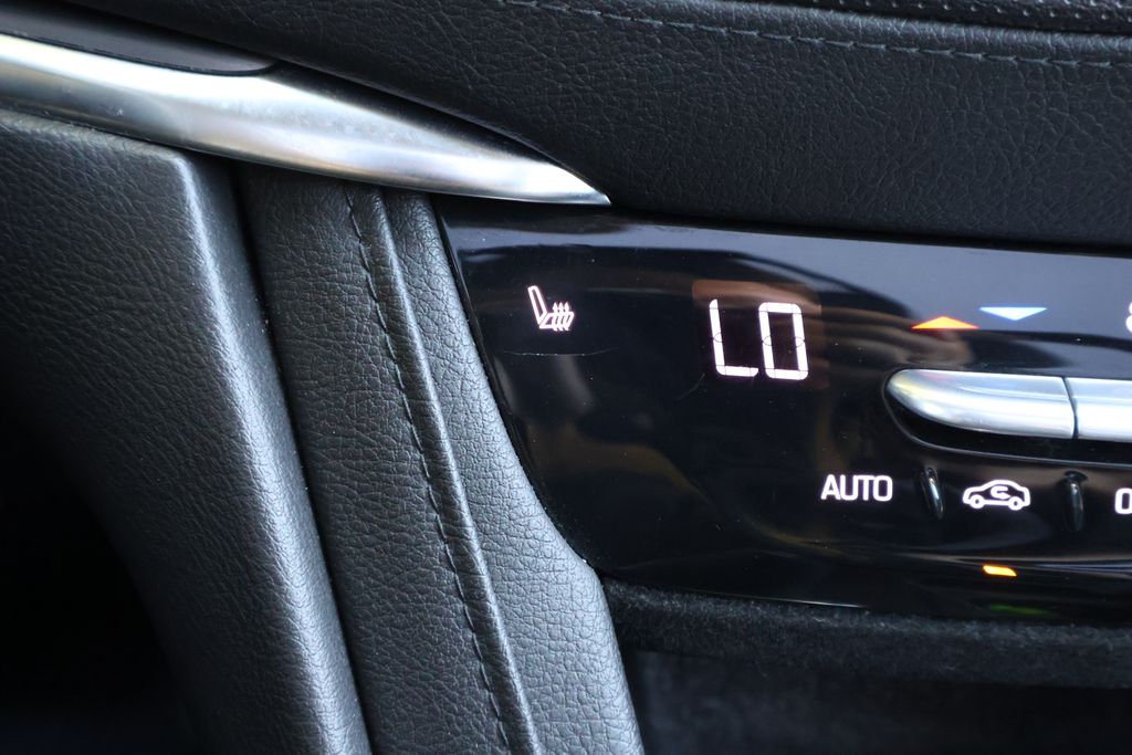 2017 Cadillac XT5 Luxury photo 17