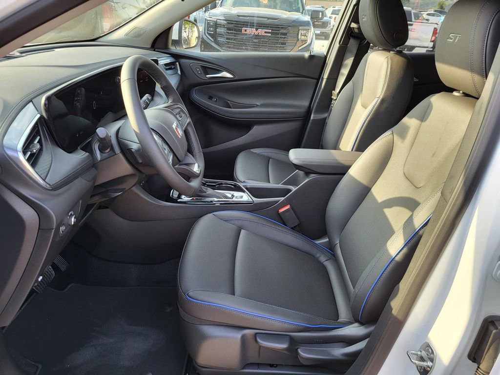 2026 Buick Encore GX Sport Touring photo 5