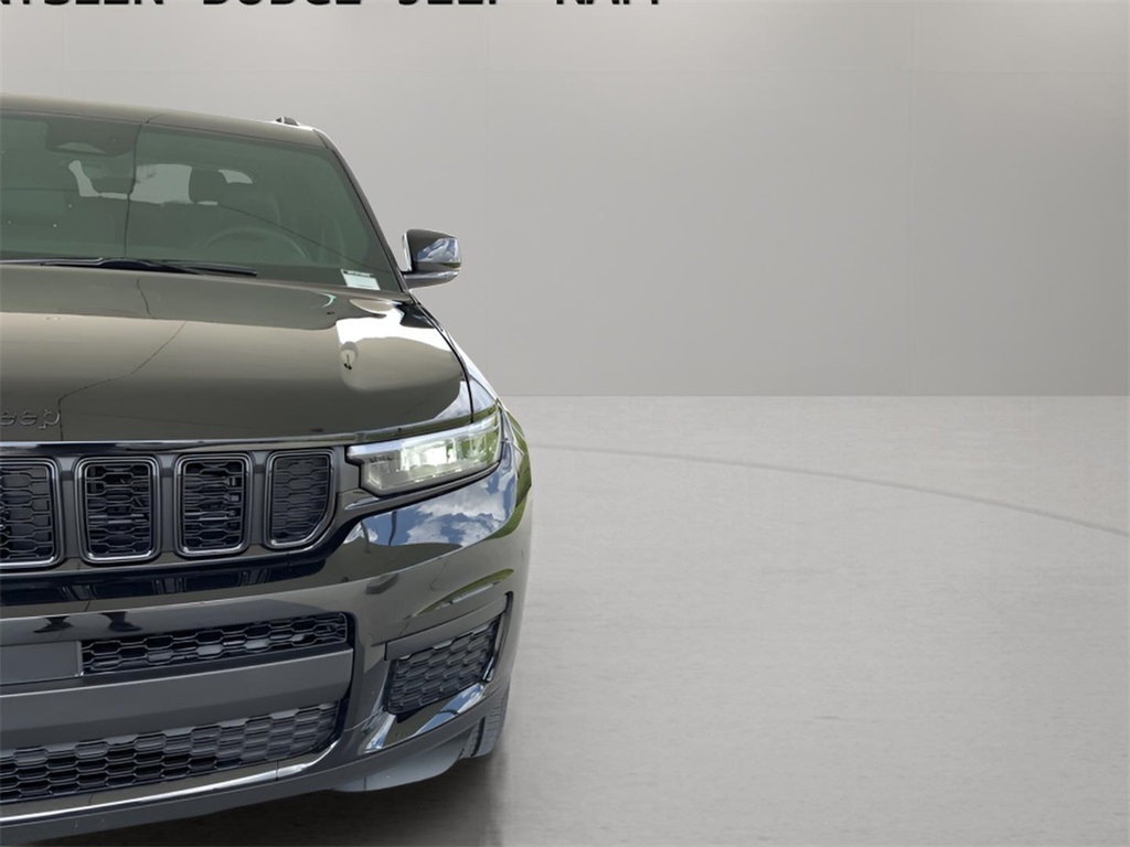 2025 Jeep Grand Cherokee Altitude X photo 3