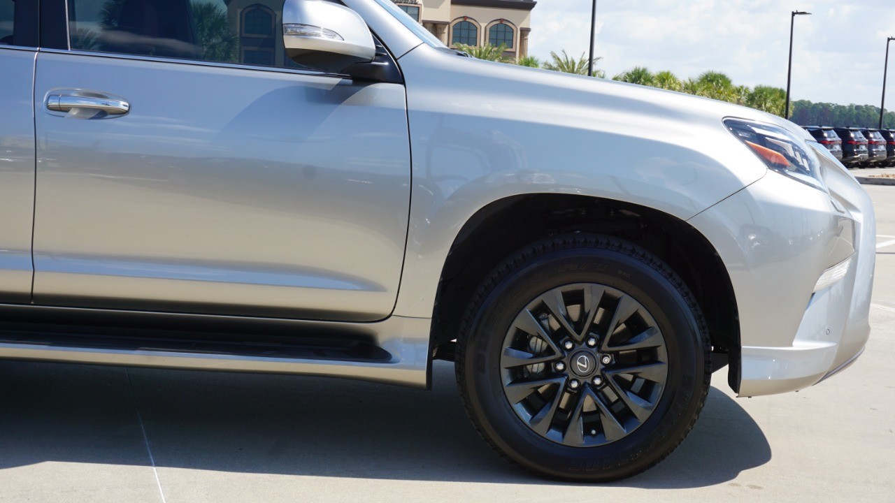 2023 Lexus GX Premium photo 9