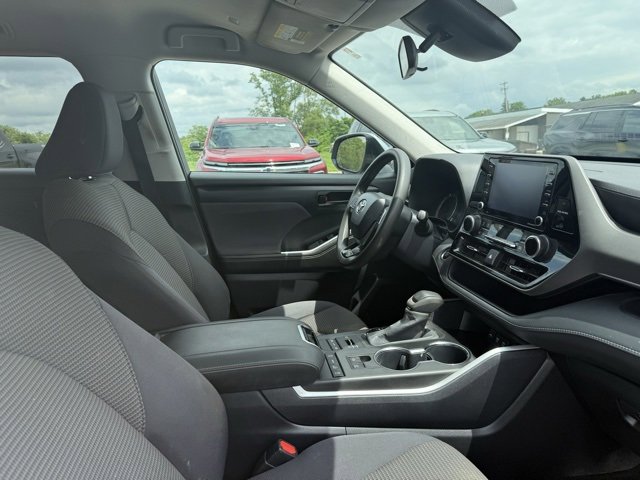 2020 Toyota Highlander L photo 12