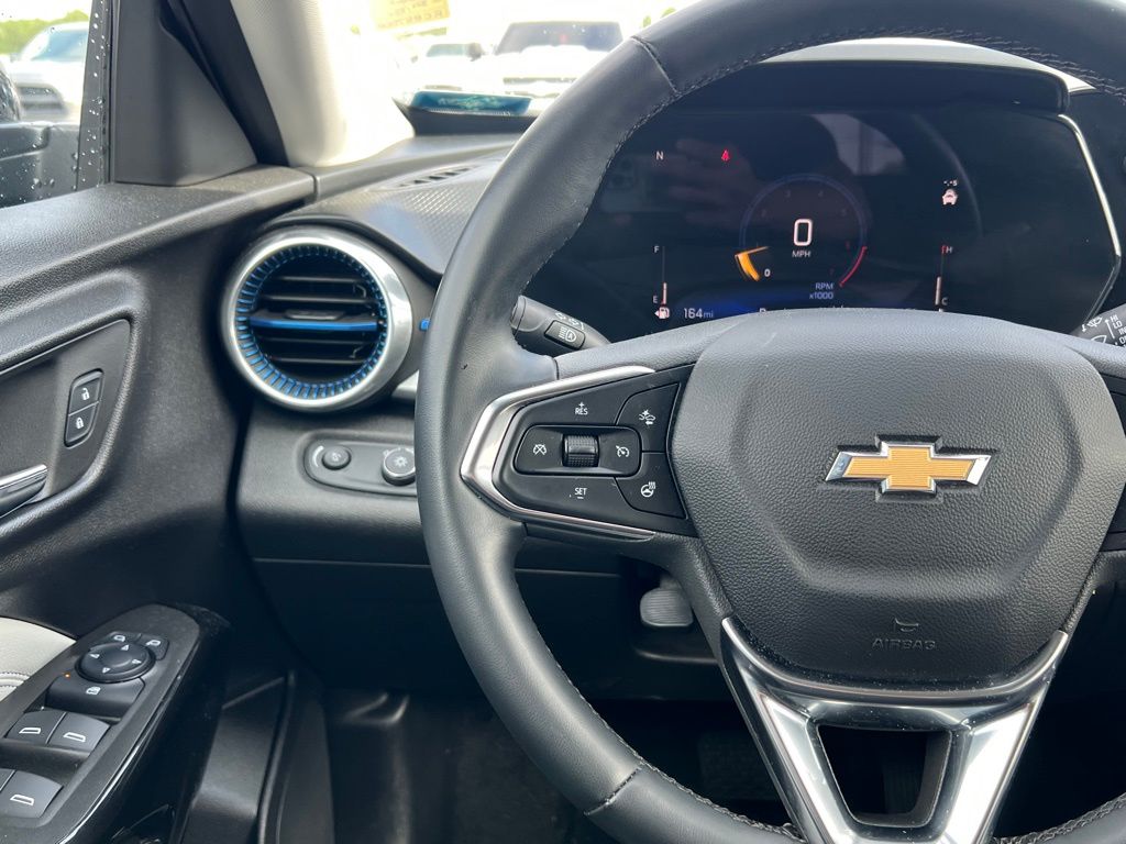 2024 Chevrolet Trax LT photo 16