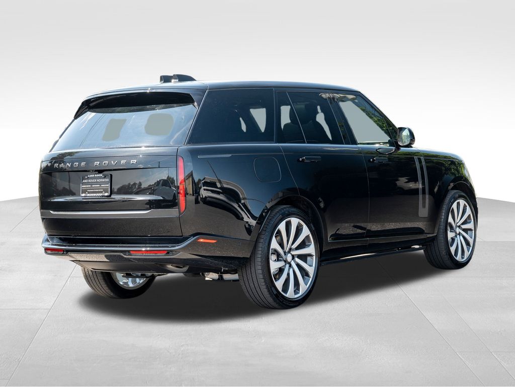 2025 Land Rover Range Rover SE photo 4