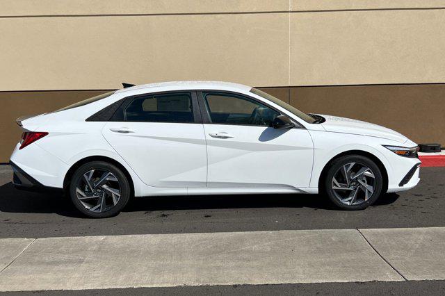 2025 Hyundai Elantra Hybrid SEL Sport photo 4