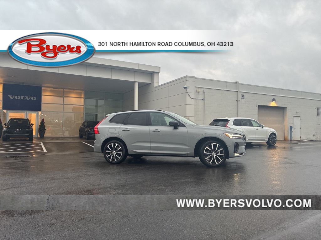 2025 Volvo XC60 Plus's photo