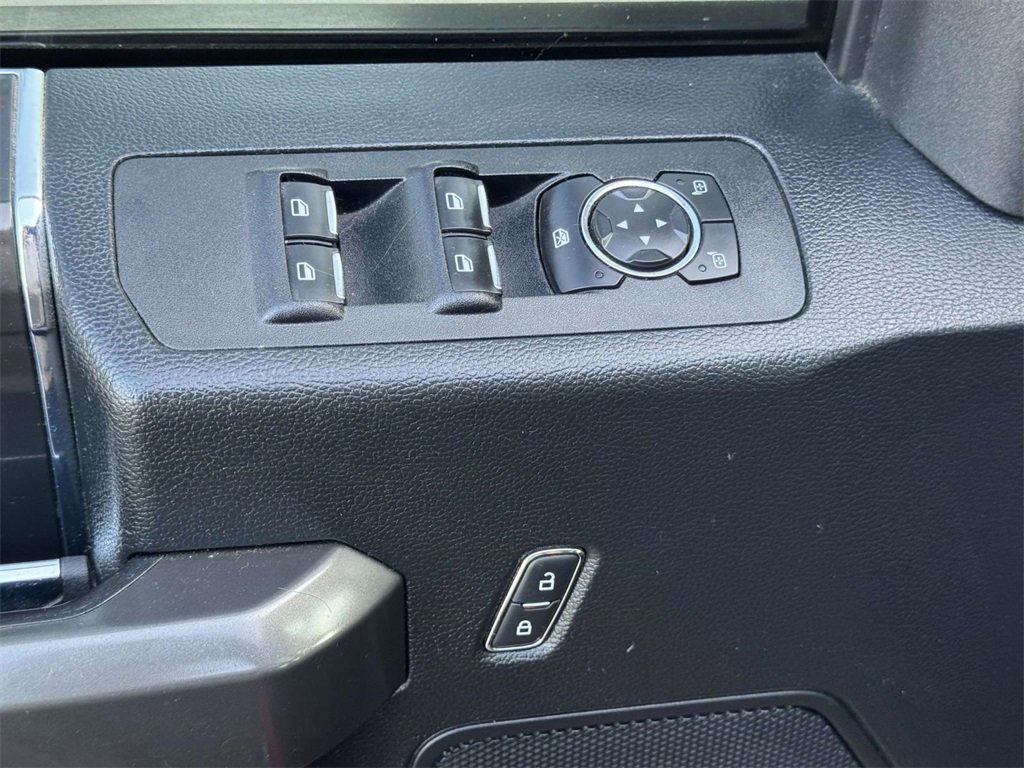2018 Ford F-150 XLT photo 16