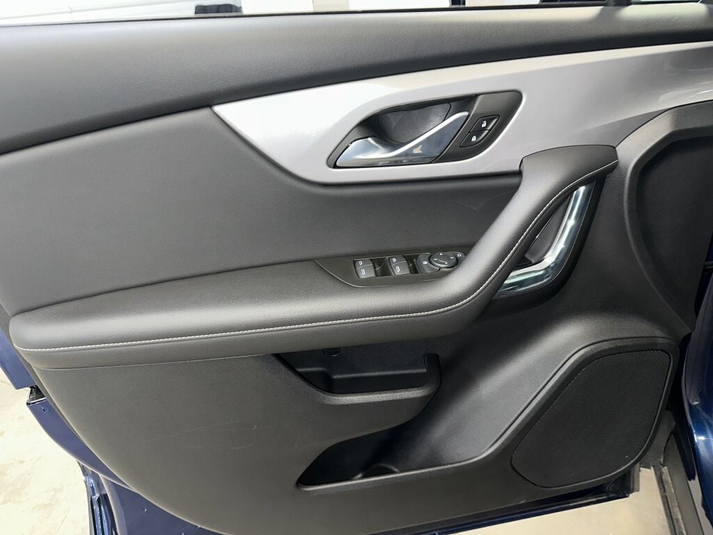 2023 Chevrolet Blazer 2LT photo 4