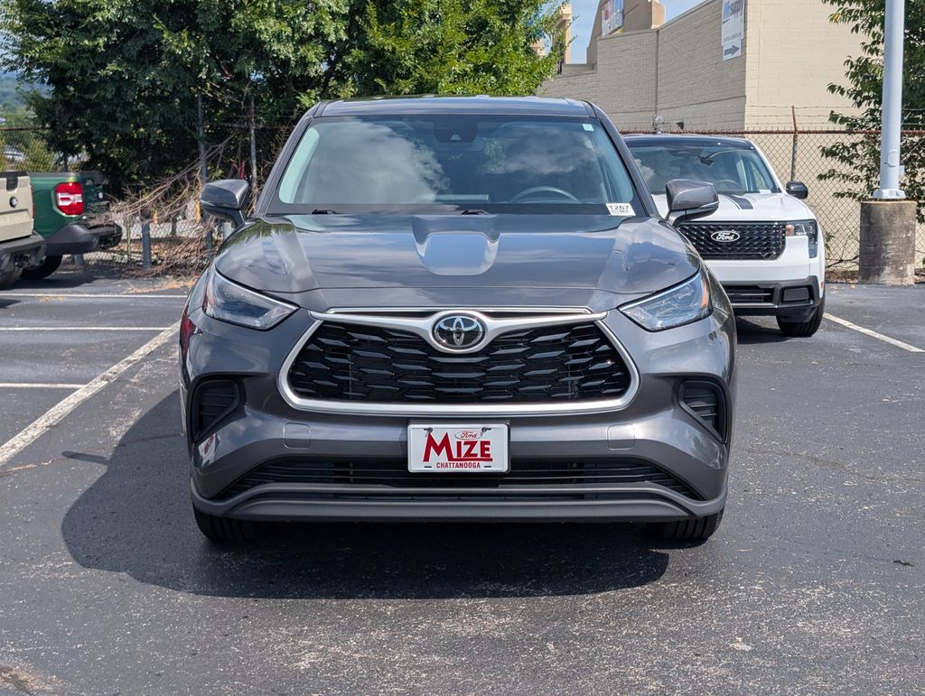 2023 Toyota Highlander L photo 2