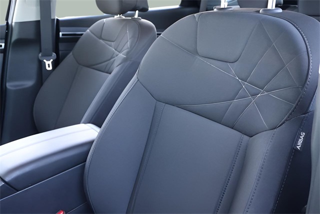 2024 Hyundai Tucson SE photo 2