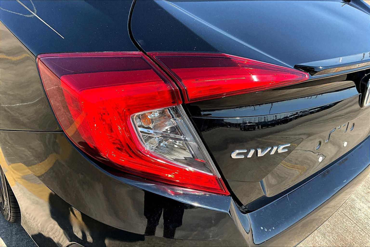 2020 Honda Civic Sport photo 28