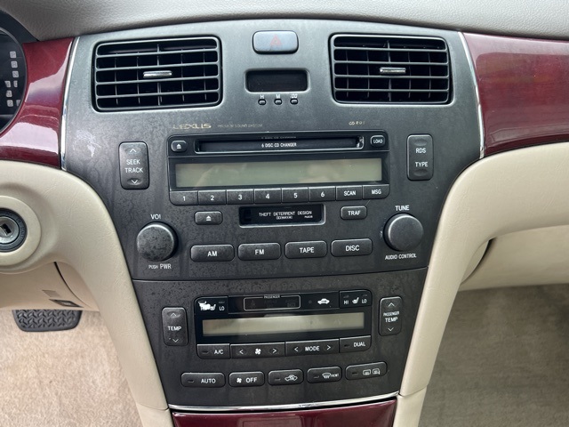 2004 Lexus ES 330 photo 12
