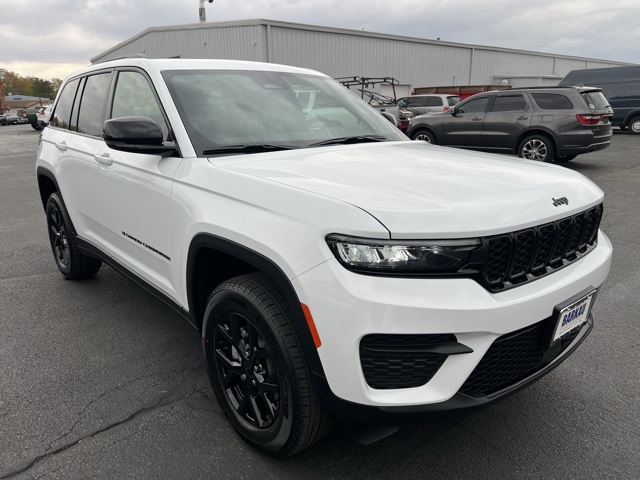 2025 Jeep Grand Cherokee Altitude's photo
