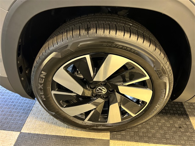 2026 Volkswagen Atlas Cross Sport SE Technology photo 9